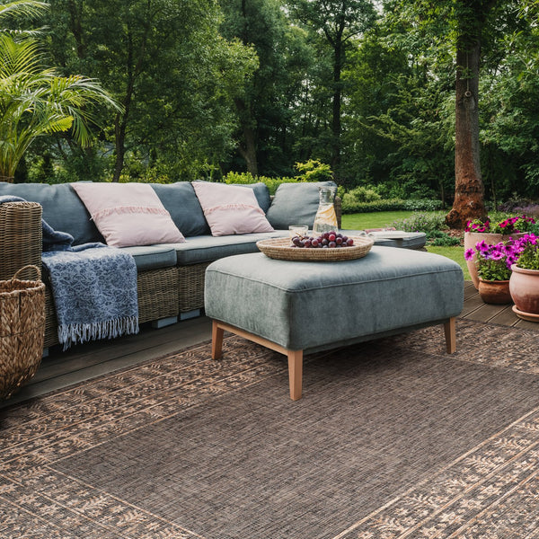 Safavieh Courtyard Stylish Area Rug For Indoor & Outdoor Use - Durable, Oeko-tex Certified Elegance Black ,Natural 88% Polypropylene,12% Polyester Cy8482-37321-6