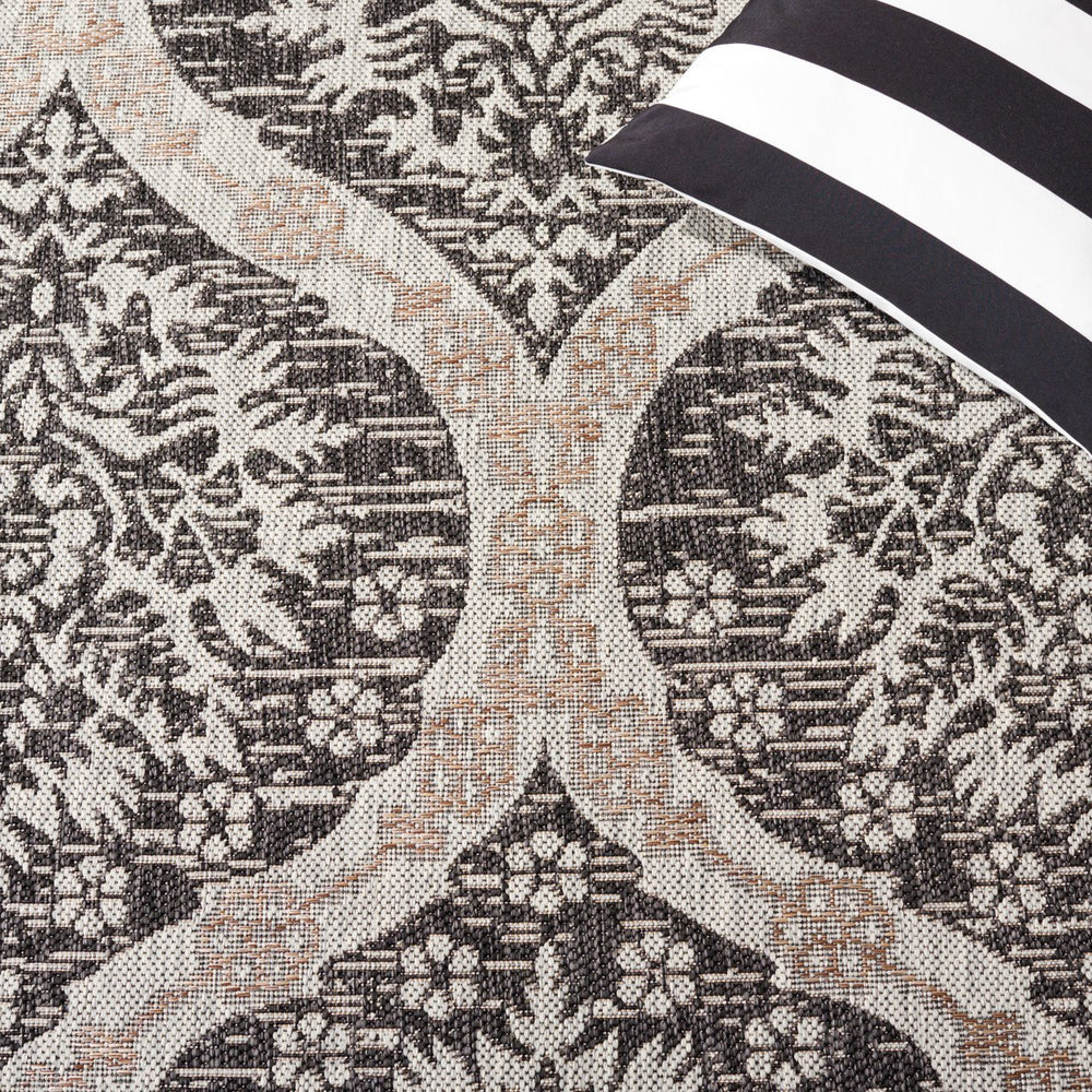 Safavieh Courtyard Exquisite Indoor/Outdoor Area Rug – Elegant Geometric Design For Stylish Living Spaces Navy ,Grey 88% Polypropylene,12% Polyester Cy8511-36821-5