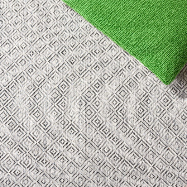 Safavieh Cy Elegant Beige Runner Rug - Timeless Design For Hallways And Entries, Durable & Eco-friendly Choice Light Grey ,Dark Grey 88% Polypropylene,12% Polyester Cy8520-59022-5