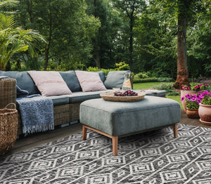 Safavieh Courtyard Santorini Geometric Area Rug – Stylish Tribal Pattern For Indoor & Outdoor Spaces Black ,Grey 85.4% Polypropylene,10.4% Polyester,4.2% Latex Cy8662-37621-28
