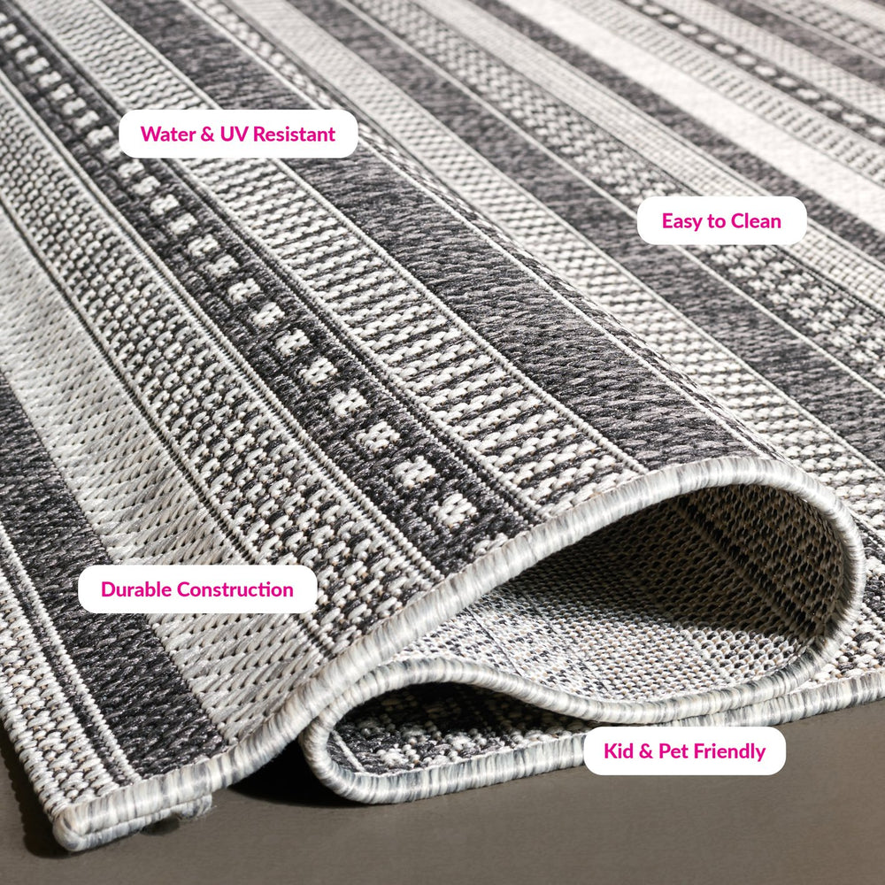 Safavieh Courtyard Contemporary Indoor/Outdoor Area Rug – Sleek Black And Grey Design, Durable & Stylish Comfort Black ,Grey 85.4% Polypropylene,10.4% Polyester,4.2% Latex Cy8784-37612-27