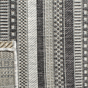 Safavieh Courtyard Contemporary Indoor/Outdoor Area Rug – Sleek Black And Grey Design, Durable & Stylish Comfort Black ,Grey 85.4% Polypropylene,10.4% Polyester,4.2% Latex Cy8784-37612-27