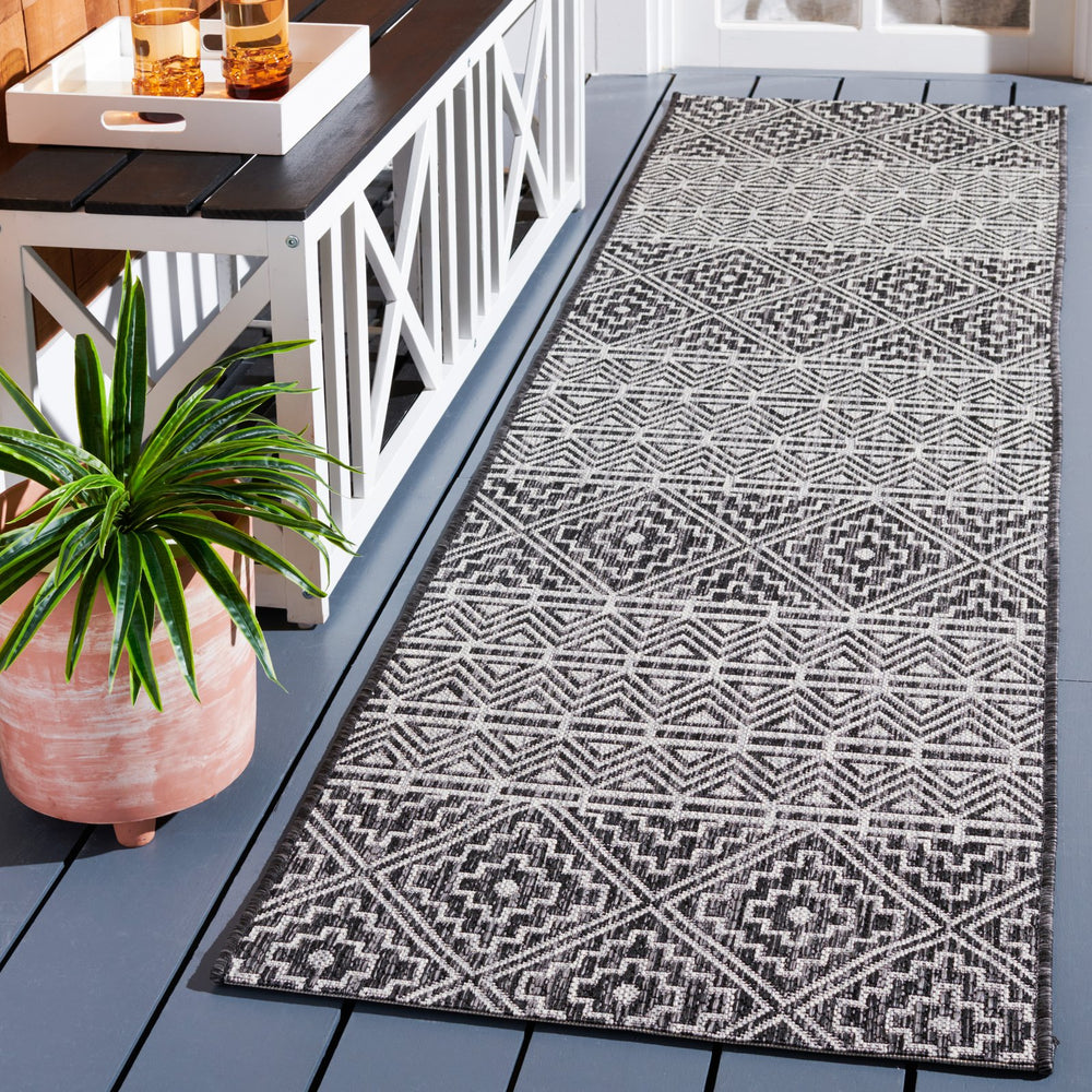 Safavieh Courtyard Contemporary Geometric Area Rug For Indoor/Outdoor Elegance - Durable & Stylish Design Black ,Grey 88% Polypropylene,12% Polyester Cy8787-37621-4r