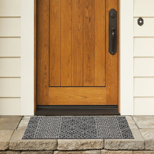 Safavieh Courtyard Contemporary Geometric Area Rug For Indoor/Outdoor Elegance - Durable & Stylish Design Black ,Grey 88% Polypropylene,12% Polyester Cy8787-37621-4r