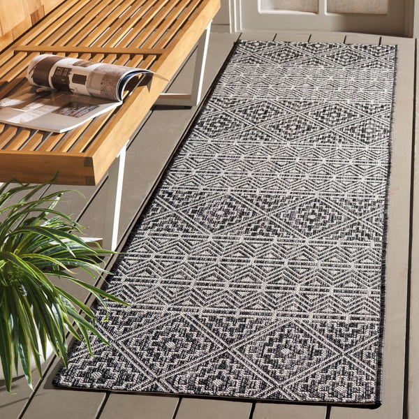 Safavieh Courtyard Contemporary Geometric Area Rug For Indoor/Outdoor Elegance - Durable & Stylish Design Black ,Grey 88% Polypropylene,12% Polyester Cy8787-37621-4r