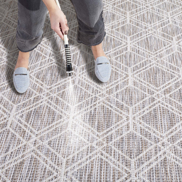 Safavieh Courtyard Geometric Indoor/Outdoor Area Rug - Elegant, Durable, Modern Design For Any Space Ivory ,Beige Grey 88% Polypropylene,12% Polyester Cy8822-59121-810