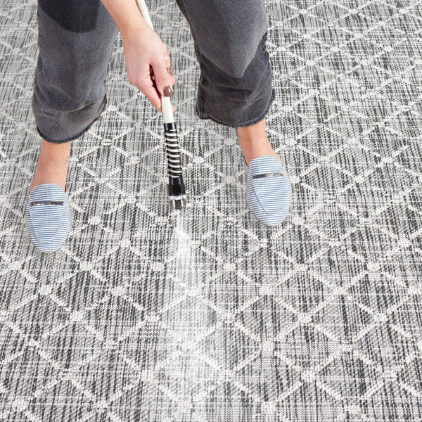 Safavieh Courtyard Stylish Geometric Area Rug – Durable, Soft, Oeko-tex Certified For Indoor & Outdoor Spaces Light Grey ,Dark Grey 88% Polypropylene,12% Polyester Cy8943-59021-810