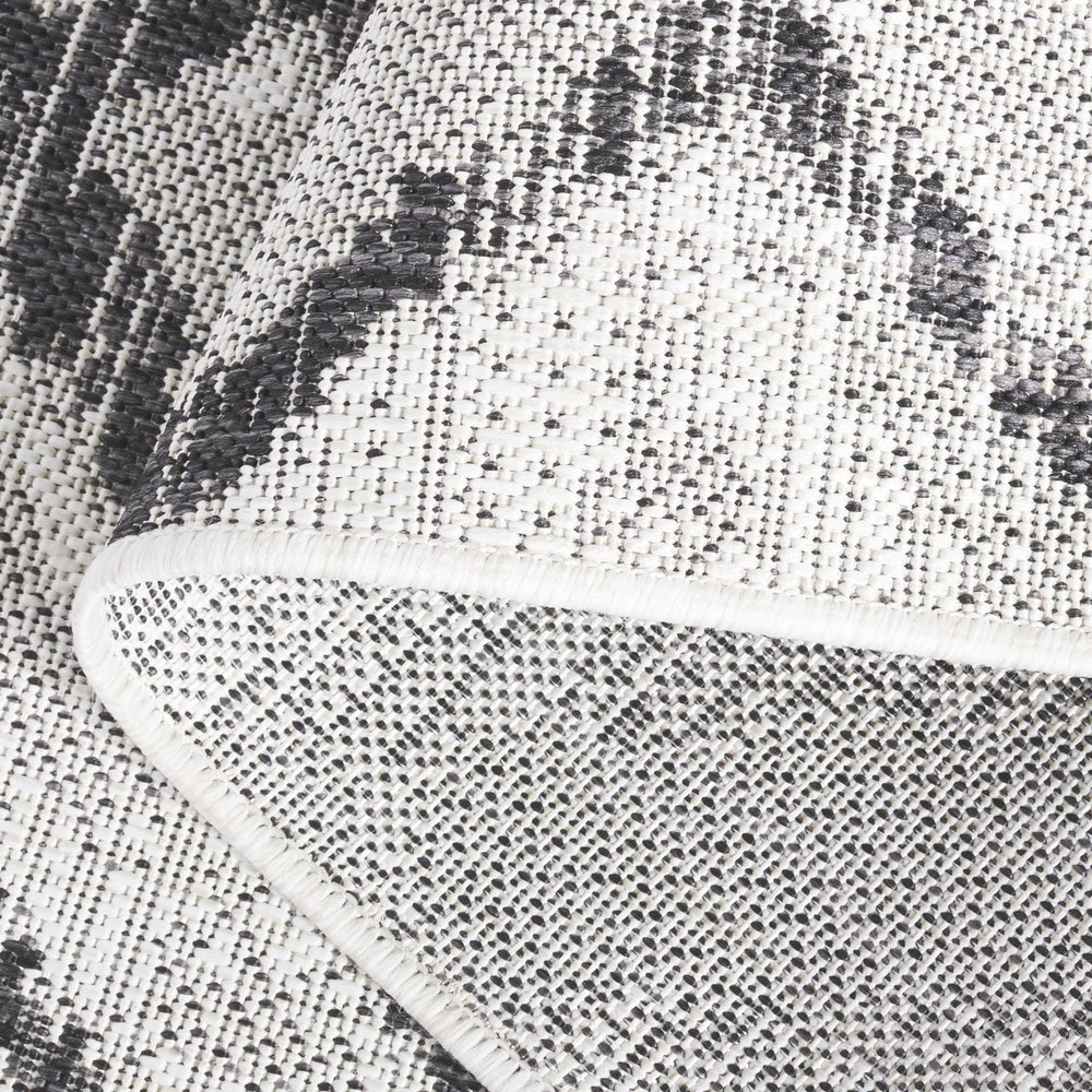 Safavieh Courtyard Elegant Geometric Area Rug - Durable, Soft, And Chic Indoor/Outdoor Decor For Any Space Ivory ,Green 88% Polypropylene,12% Polyester Cy8951-55712-28