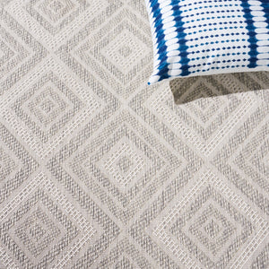 Safavieh Courtyard Exquisite Geometric Area Rug - Durable Power Loomed Design For Indoor & Outdoor Spaces Ivory ,Light Grey 88% Polypropylene,12% Polyester Cy8998-55321-4