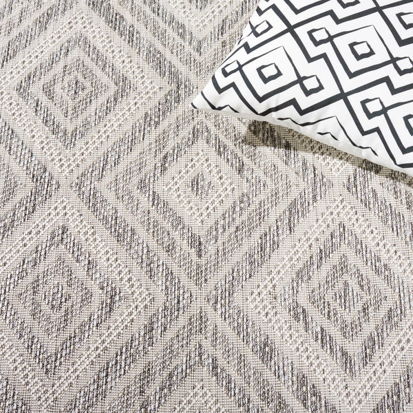 Safavieh Courtyard Exquisite Geometric Area Rug - Durable Power Loomed Design For Indoor & Outdoor Spaces Ivory ,Light Grey 88% Polypropylene,12% Polyester Cy8998-55321-4