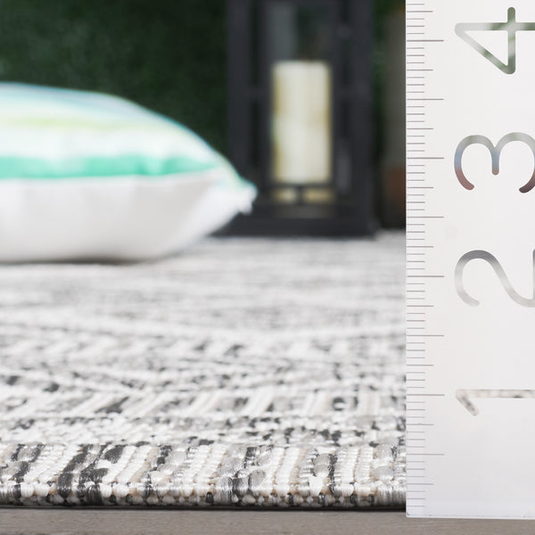 Safavieh Courtyard Exquisite Geometric Area Rug - Durable Power Loomed Design For Indoor & Outdoor Spaces Ivory ,Light Grey 88% Polypropylene,12% Polyester Cy8998-55321-4