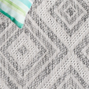 Safavieh Courtyard Exquisite Geometric Area Rug - Durable Power Loomed Design For Indoor & Outdoor Spaces Ivory ,Light Grey 88% Polypropylene,12% Polyester Cy8998-55321-4