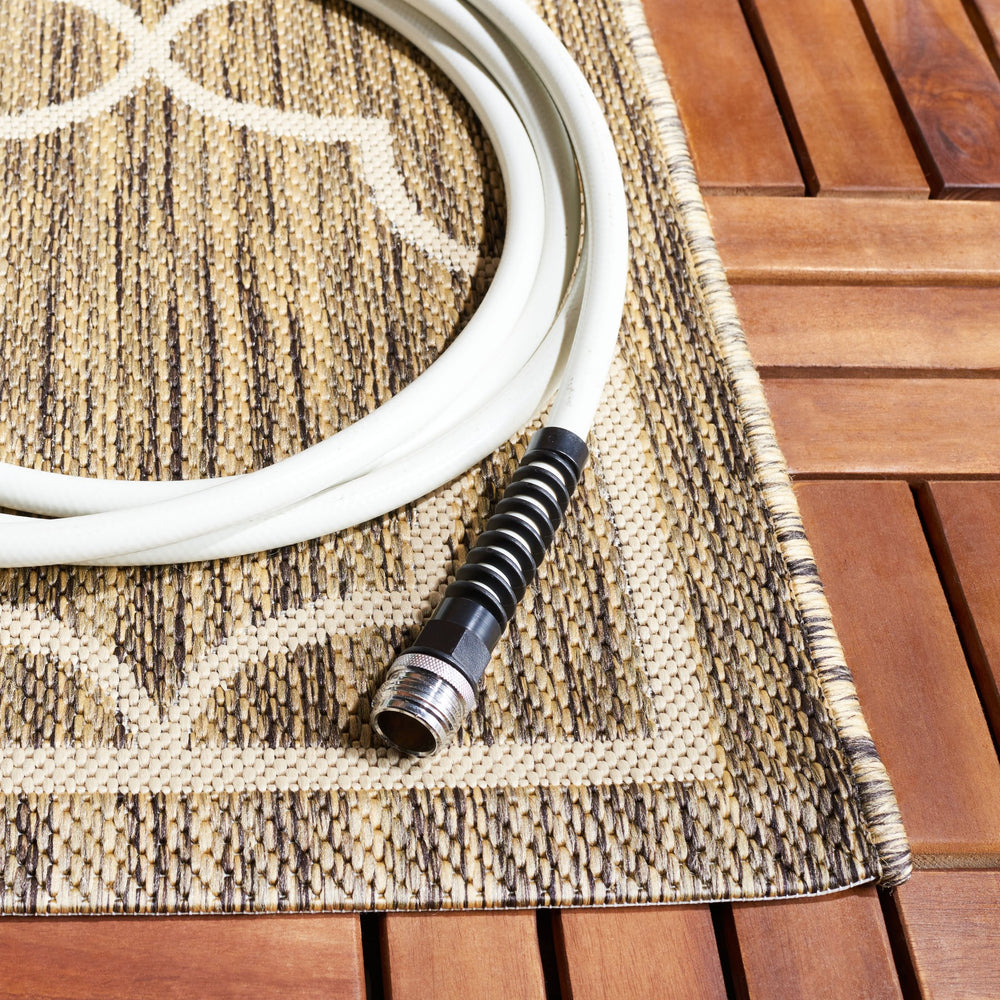 Safavieh Resort Exquisite Power-loomed Area Rug In Rich Blue With Timeless Trellis Design For Indoor/Outdoor Use Blue 85.4% Polypropylene,10.4% Polyester,4.2% Latex Cys6756-258-57