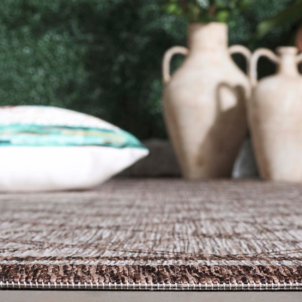 Safavieh Courtyard Exquisite Area Rug - Elegant Medium Rectangle For Indoor & Outdoor Spaces, Oeko-tex Certified Beige ,Brown 85.4% Polypropylene,10.4% Polyester,4.2% Latex Cys8003-363-5176