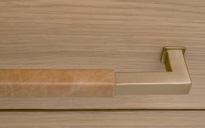 Essentials For Living Cambria 2-drawer Nightstand With Usb Ports - Elegant Oak & Marble Design For Modern Bedrooms Natural Oak,Bianco Marble,Aged Brass Solid Oak Wiid,Oak Veneer,Solid Marble,Mdf,Stainless Steel 5250.Nat-oak/Bia