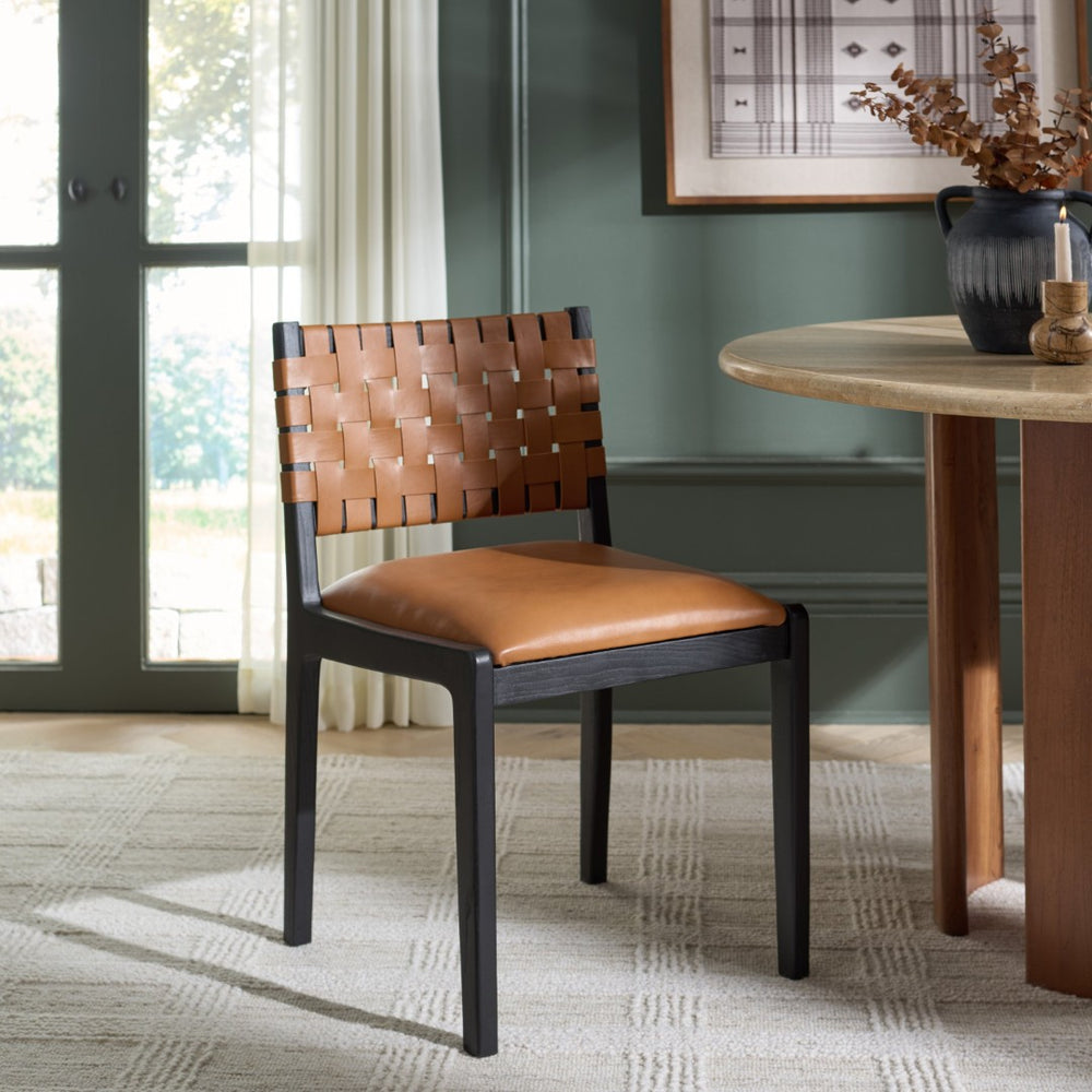 Safavieh Alcuin Dining Chair - Stylish Comfort Meets Durable Craftsmanship For Elegant Dining Spaces Saddle / Black DCH1213A