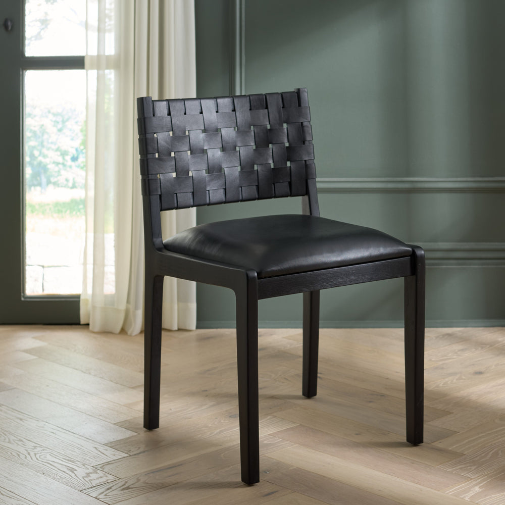 Safavieh Alcuin Dining Chair - Stylish Saddle Seat With Elegant Wood Frame For Chic Dining Spaces Black ,Black Leather,Wood,Fabric,Foam Dch1213b