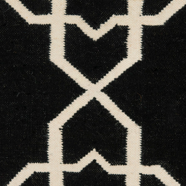 Safavieh Dhurries 548 Hand Woven Flat Weave  Rug Black / Ivory DHU548L-3