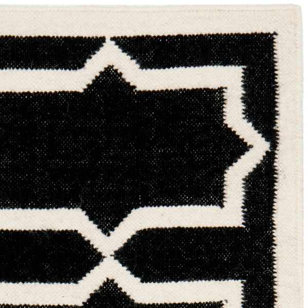 Safavieh Dhurries 549 Hand Woven Flat Weave  Rug Black / Ivory DHU549L-3