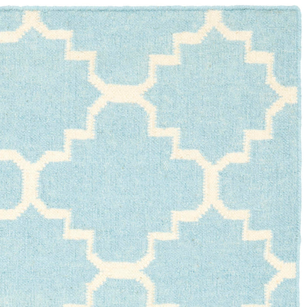 Safavieh Dhurries 554 Hand Woven Flat Weave  Rug Light Blue / Ivory DHU554B-3
