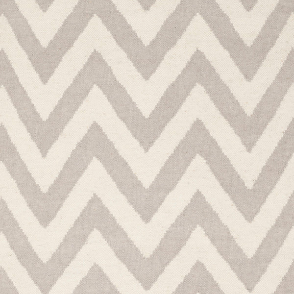 Safavieh Dhurries 557 Hand Woven Flat Weave  Rug Grey / Ivory DHU557C-28