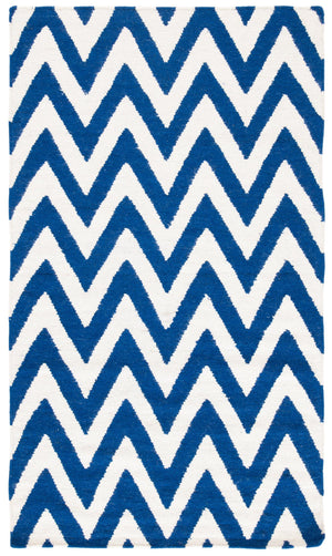 Safavieh Dhurries Hand Woven Flat Weave Rug - Stylish Purple And Ivory Chevron Design For Modern Homes Dark Blue ,Ivory 80% Wool,20% Cotton Dhu557k-3