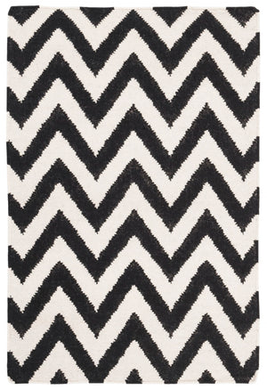 Safavieh Dhurries 557 Hand Woven Flat Weave  Rug Black / Ivory DHU557L-24