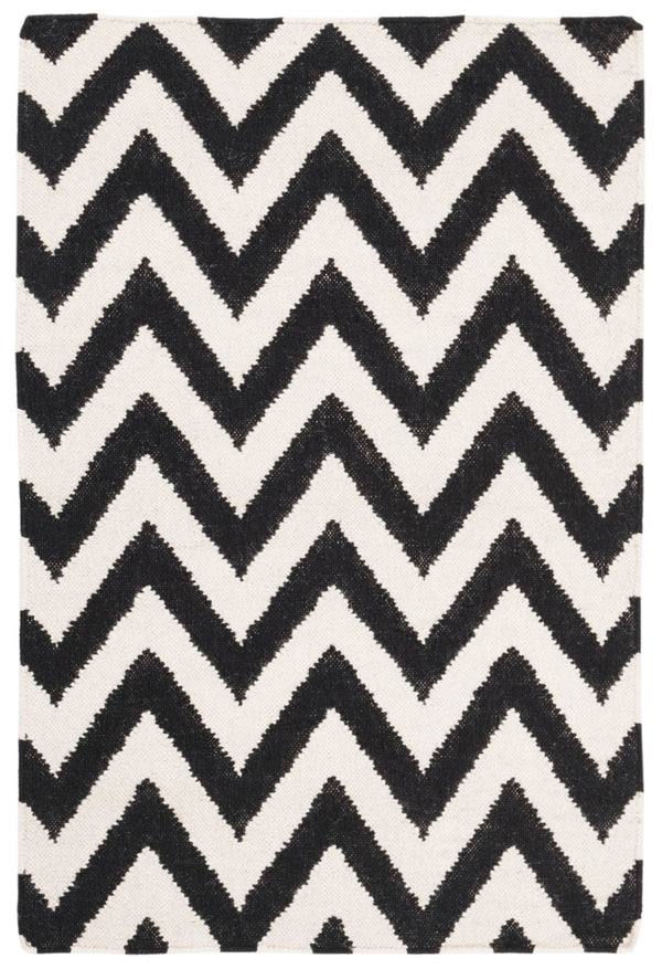 Safavieh Dhurries 557 Hand Woven Flat Weave  Rug Black / Ivory DHU557L-24