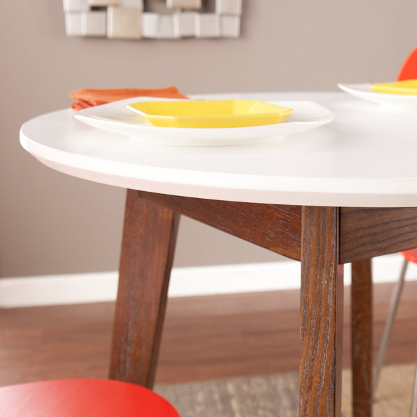 Safavieh Holly & Martin Oden Round Mid-Century Dining Table With Ash Veneer Top For Small Spaces DN7321