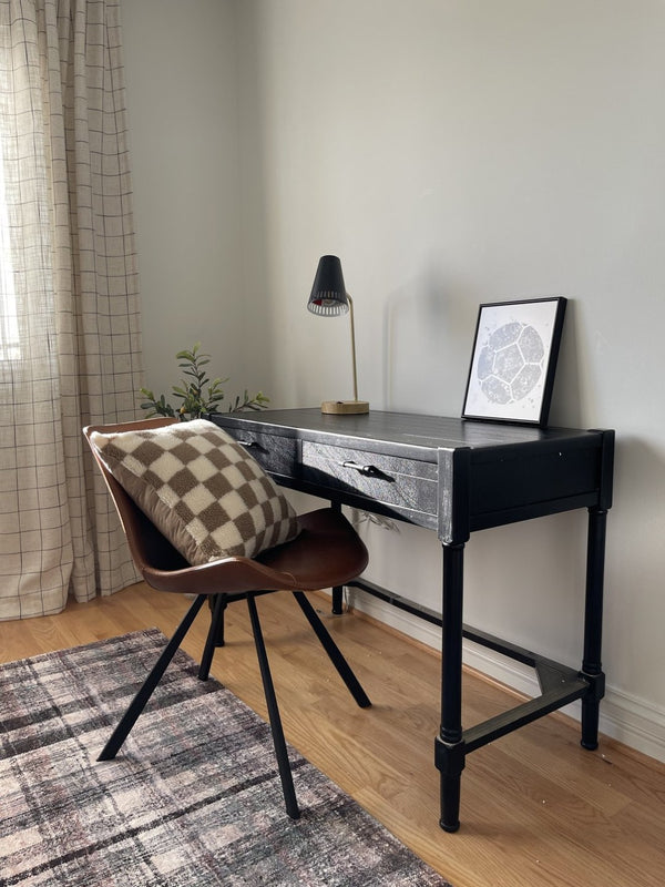 Safavieh Filbert Writing Desk - Timeless Elegance With Open-Frame Design, Practical Storage & Classic Detailing Black DSK5701B