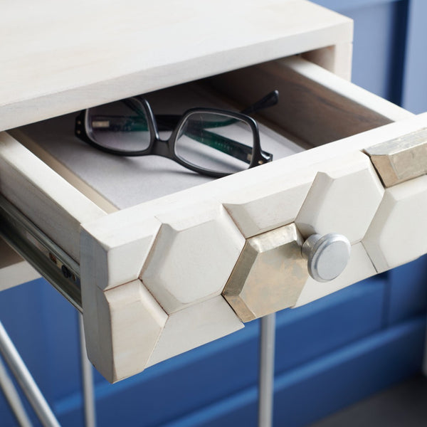 Safavieh Raveena Desk - Modern Minimalist Design With Asymmetric Top And Glamorous Honeycomb Accents White Wash/ Mixed White Wash/Silver DSK9002B