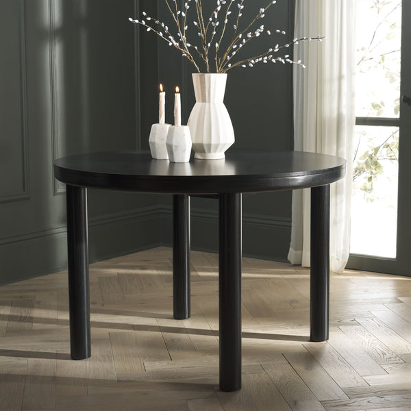 Safavieh Detroitee Elegant Round Dining Table – Timeless Wooden Centerpiece For Gatherings And Décor  Wood Dtb6400b