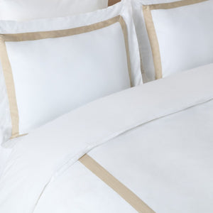 Safavieh Hotel Collection Percale Cotton Duvet Set with Tailored Border for a Serene Bedroom Taupe King DVT1000A-K