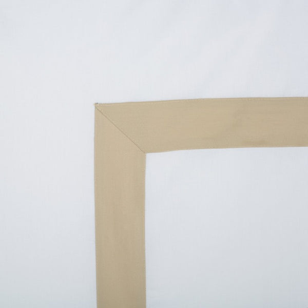 Safavieh Hotel Collection Percale Cotton Duvet Set with Tailored Border for a Serene Bedroom Taupe Full/Queen DVT1000A-Q