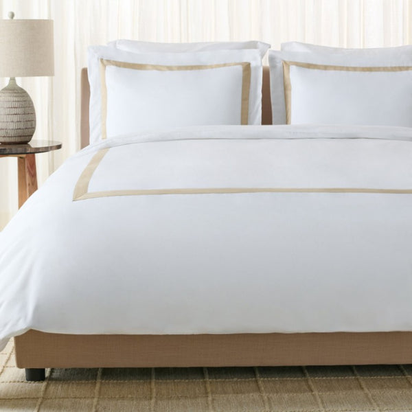 Safavieh Hotel Collection Percale Cotton Duvet Set with Tailored Border for a Serene Bedroom Taupe Full/Queen DVT1000A-Q