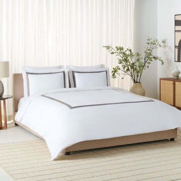 Safavieh Hotel Collection Percale Cotton Duvet Set with Tailored Border for a Serene Bedroom Grey/White Full/Queen DVT1000B-Q