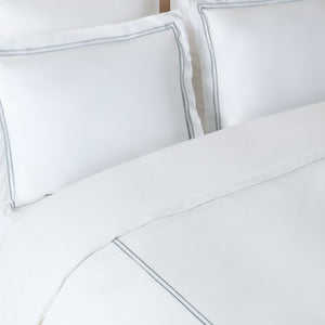Safavieh Hotel Collection Percale Cotton Duvet Set with Embroidered Accent for King Beds Mist Blue King/Cal.King DVT1001B-K