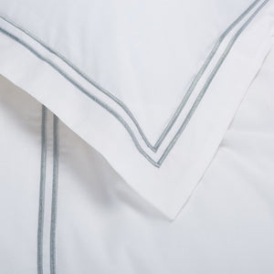 Safavieh Hotel Collection Percale Cotton Duvet Set with Embroidered Accent for King Beds Mist Blue King/Cal.King DVT1001B-K