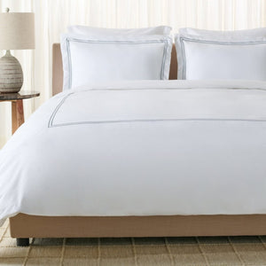 Safavieh Hotel Collection Percale Cotton Duvet Set with Embroidered Accent for King Beds Mist Blue Full/Queen DVT1001B-Q