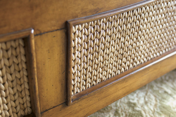 Lexington Tommy Bahama Home Round Hill Bed - Embrace Sophisticated Island Living With Elegant Woven Textures And Natural Charm Plantation  531-134c