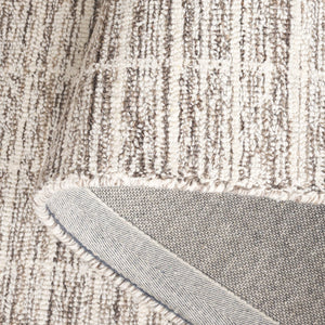 Safavieh Ebony Luxurious Modern Elegance Runner Rug In Soft Ivory And Beige For Timeless Home Décor Natural ,Grey 85% Wool,15% Cotton Ebn139f-6r