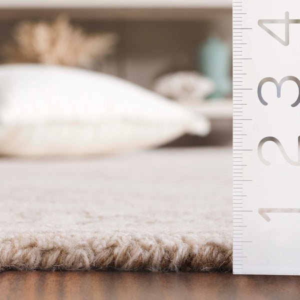 Safavieh Ebony Hand-tufted Area Runner Rug - Luxurious Wool For Modern Elegance In Home Decor And Design Beige ,Ivory Wool Pile Ebn143b-5