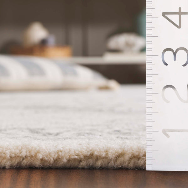 Safavieh Ebony Hand-tufted Area Runner Rug - Luxurious Wool For Modern Elegance In Home Decor And Design Ivory ,Grey Wool Pile Ebn143f-5