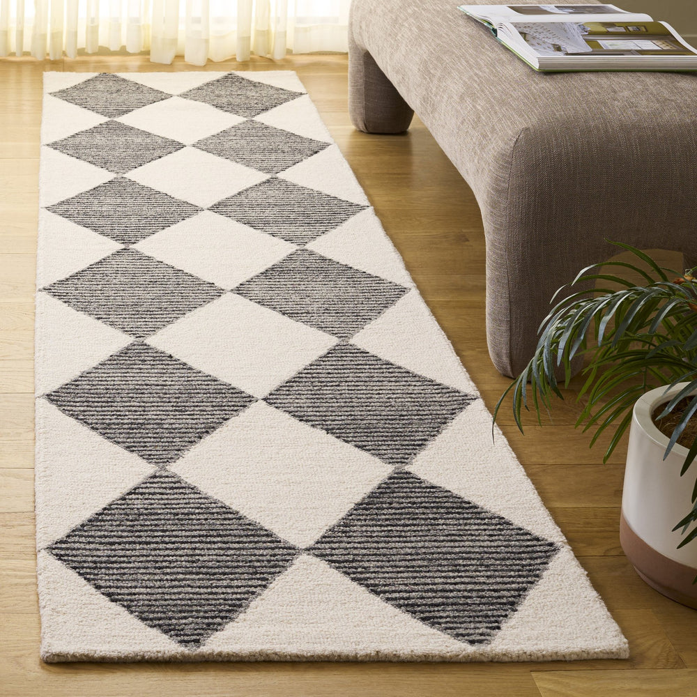Safavieh Ebony Hand-Tufted Ivory And Black Wool-Cotton Rug — Low-Pile Modern Minimalist Area Accent Rug 4'-0" x 6'-0" EBN144A-4