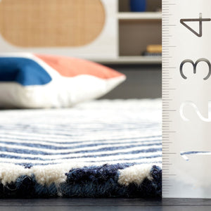 Safavieh Ebony 150 EBN150 Hand Tufted  Rug Navy / Ivory EBN150N-6