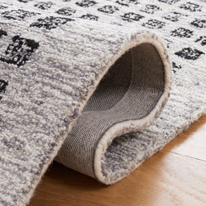 Safavieh Ebony 203 Checkered Hand Tufted Modern Rug Silver / Black 5' x 8'