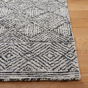 Safavieh Ebony 204 Hand Tufted Geometric Rug Silver / Black 4' x 6'