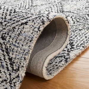 Safavieh Ebony 204 Hand Tufted Geometric Rug Silver / Black 4' x 6'