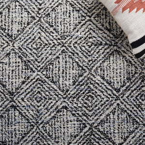 Safavieh Ebony 204 Hand Tufted Geometric Rug Silver / Black 4' x 6'