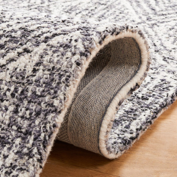 Safavieh Ebony 204 Hand Tufted Geometric Rug Charcoal / Ivory 5' x 8'